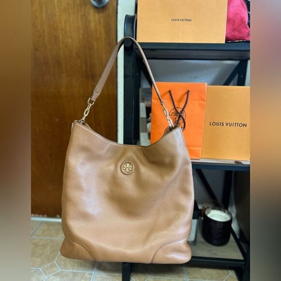 Tory Burch City Hobo Bag Never ever used with original dust bag caramel color - Picture 6 of 15